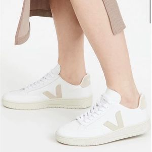 Women’s Veja Sneaker